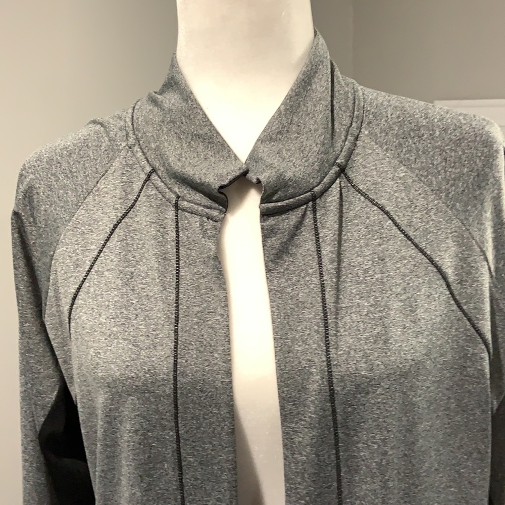 Athletic top - Picture 2 of 8